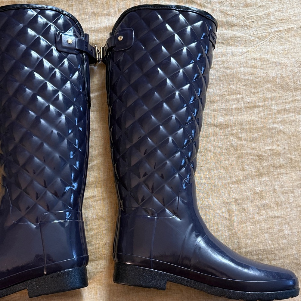 Hunter Refined Gloss Quilted Tall Rain Boot adjustable back - Picture 5 of 17